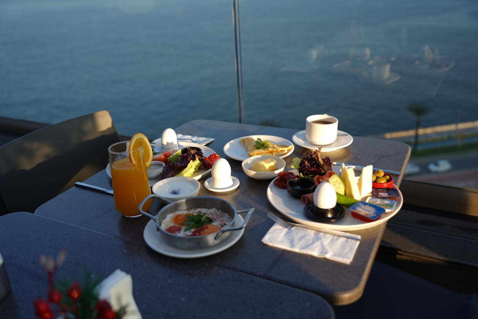 Best Western Plus Hotel Konak İzmir Luaran gambar